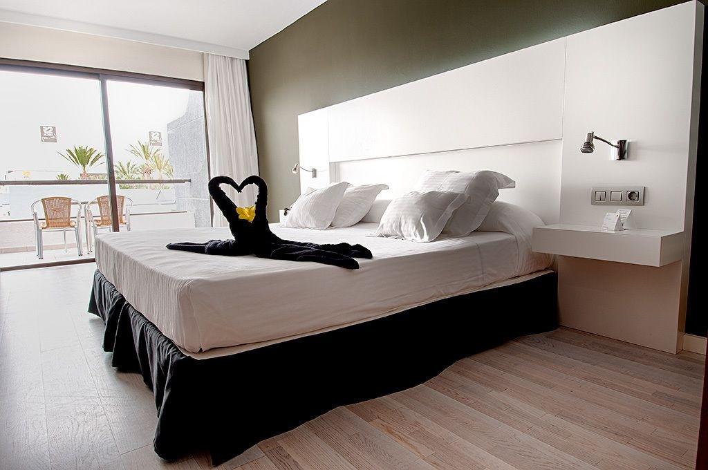 R2 Romantic Fantasia Dreams & Suites Hotel (Adults Only) Tarajalejo Exterior photo