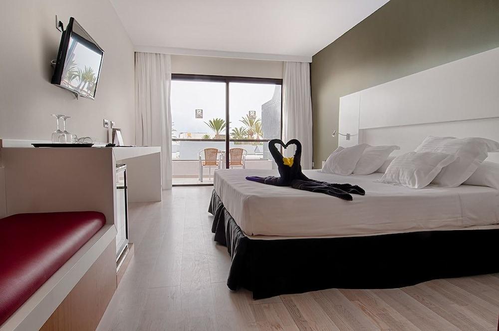 R2 Romantic Fantasia Dreams & Suites Hotel (Adults Only) Tarajalejo Exterior photo