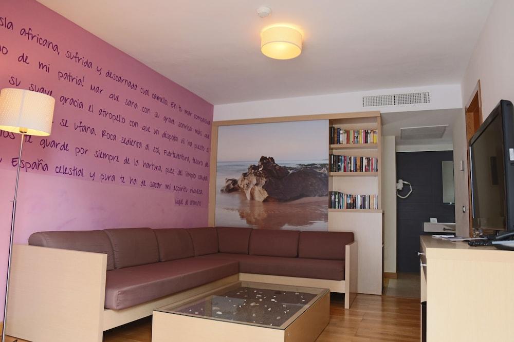 R2 Romantic Fantasia Dreams & Suites Hotel (Adults Only) Tarajalejo Exterior photo