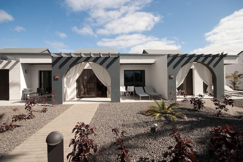 R2 Romantic Fantasia Dreams & Suites Hotel (Adults Only) Tarajalejo Exterior photo