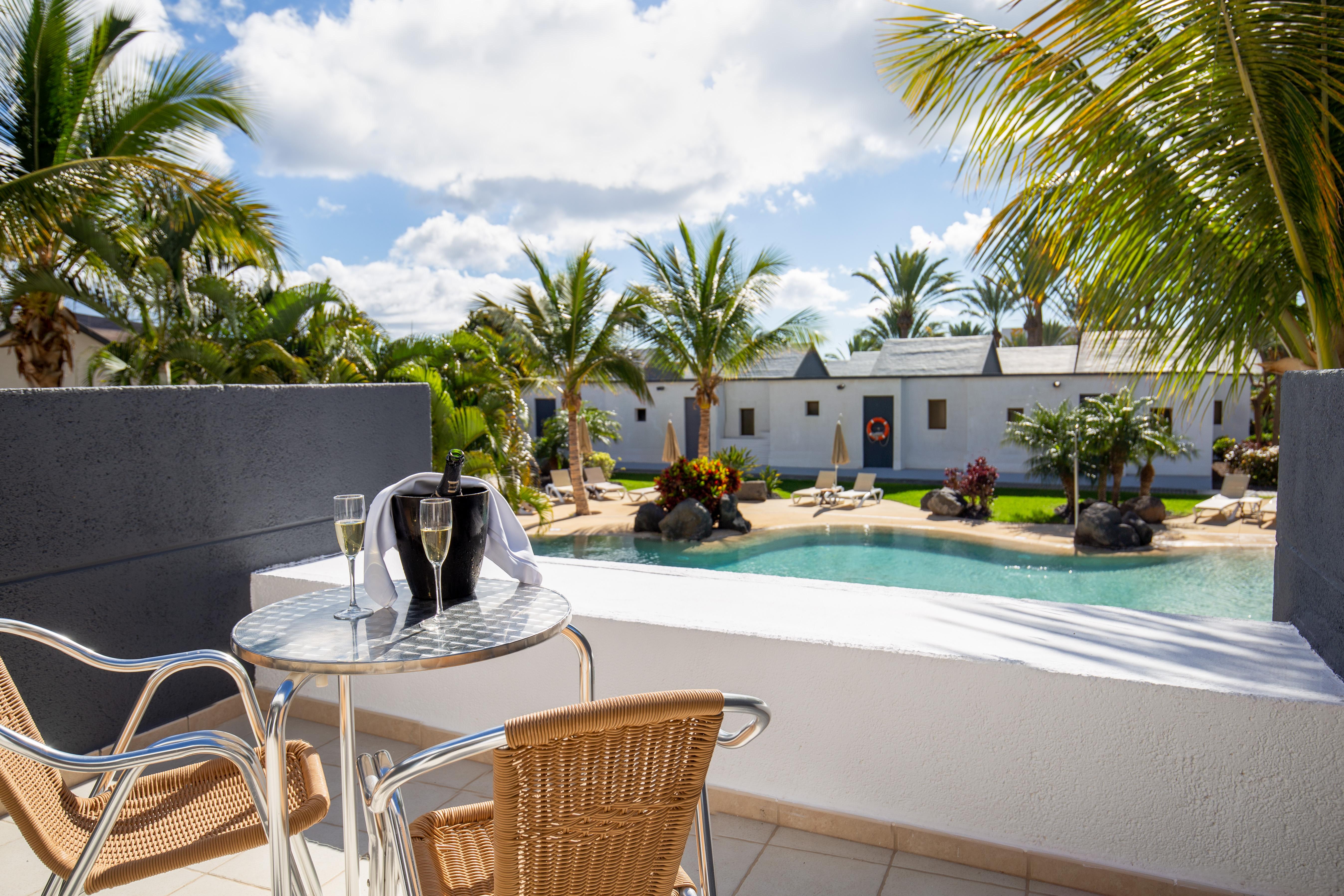 R2 Romantic Fantasia Dreams & Suites Hotel (Adults Only) Tarajalejo Exterior photo